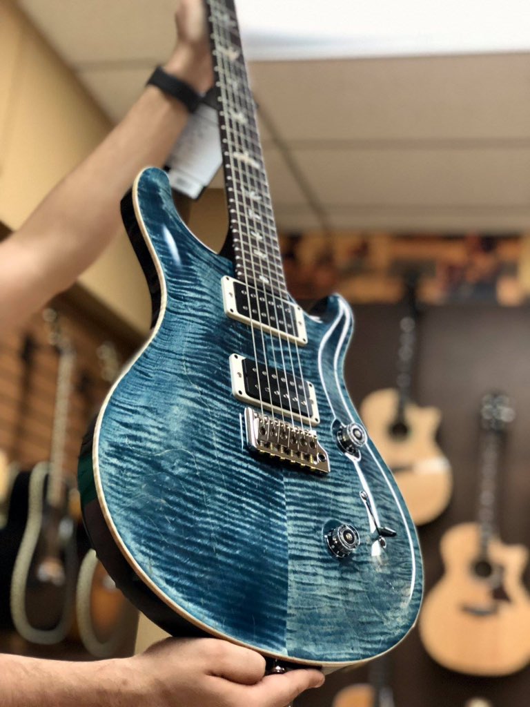 SOUNDVIBRATIONS's tweet photo. #FreshOutOfTheBox 👌🏻@prsguitars https://t.co/JCJVka1WGt
