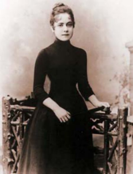 WikimediaPE's tweet photo. Elvira García y García Bert (Lambayeque, 1-06-1862 - Lima, 23-09-1951) fue una educadora peruana, profesión a la que se consagró con pasión por más de sesenta años. Pionera del fomento de la educación para la mujer. https://t.co/PVeM0UaRHK #EstamosPresentes #Wiki4Women https://t.co/n76fseRUvy