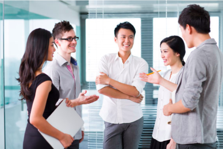 Is it time for organizations to adopt a “flipped #workplace?” <a href="/QuartzAtWork/">Quartz at Work</a> examines how this trend can facilitate both deliberate &amp; random #collaboration. sap.to/6018EppBq