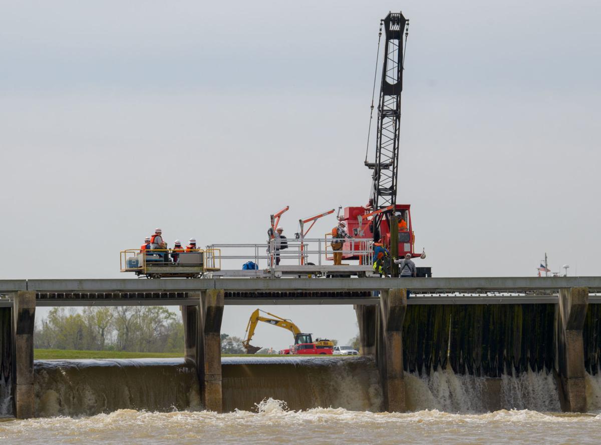 Bonnet Carre spillway to be opened Wednesday, first time ever used in back-to-back years ow.ly/SHcS30nQopI via <a href="/theadvocatebr/">The Advocate</a>