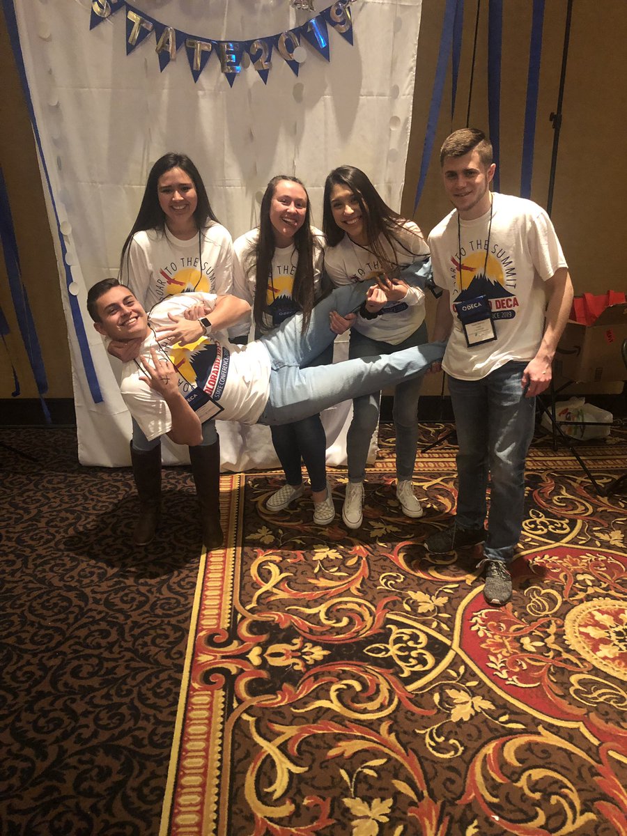 LamarcoDECA's tweet photo. 2019 State DECA dance was a blast! #seniors #StateDECA https://t.co/iSfAc0NimV