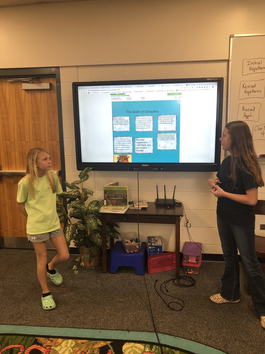 wendy_copelan's tweet photo. 6th Ss sharing their #glogster presentations on their findings from Ancient Egyptian Mysteries hyperdocs.  #CCSDLD19 @BENPanthers #DLDayz https://t.co/QUJFR35oLX