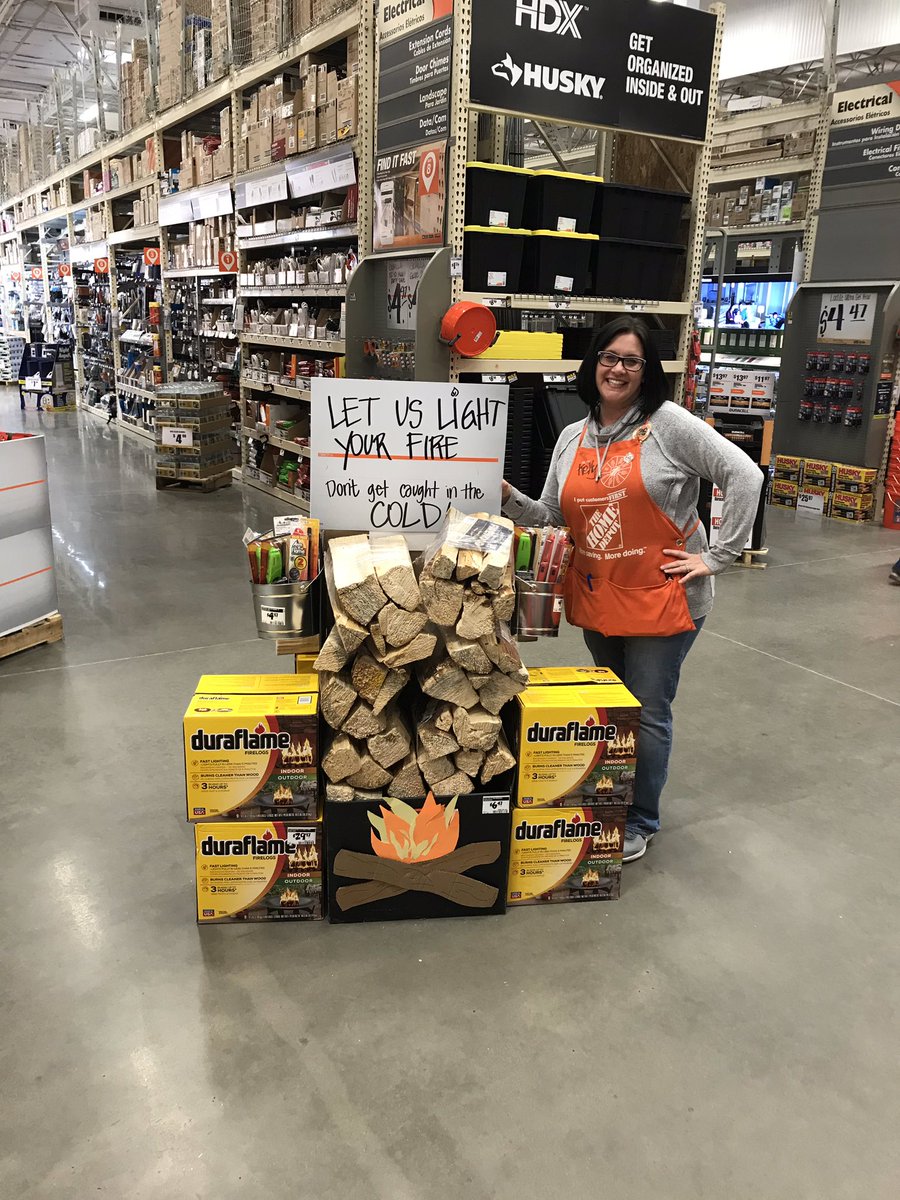 Great job Kelly driving some seasonal sales. #LincolnPride #pacnorthproud #D172Driven