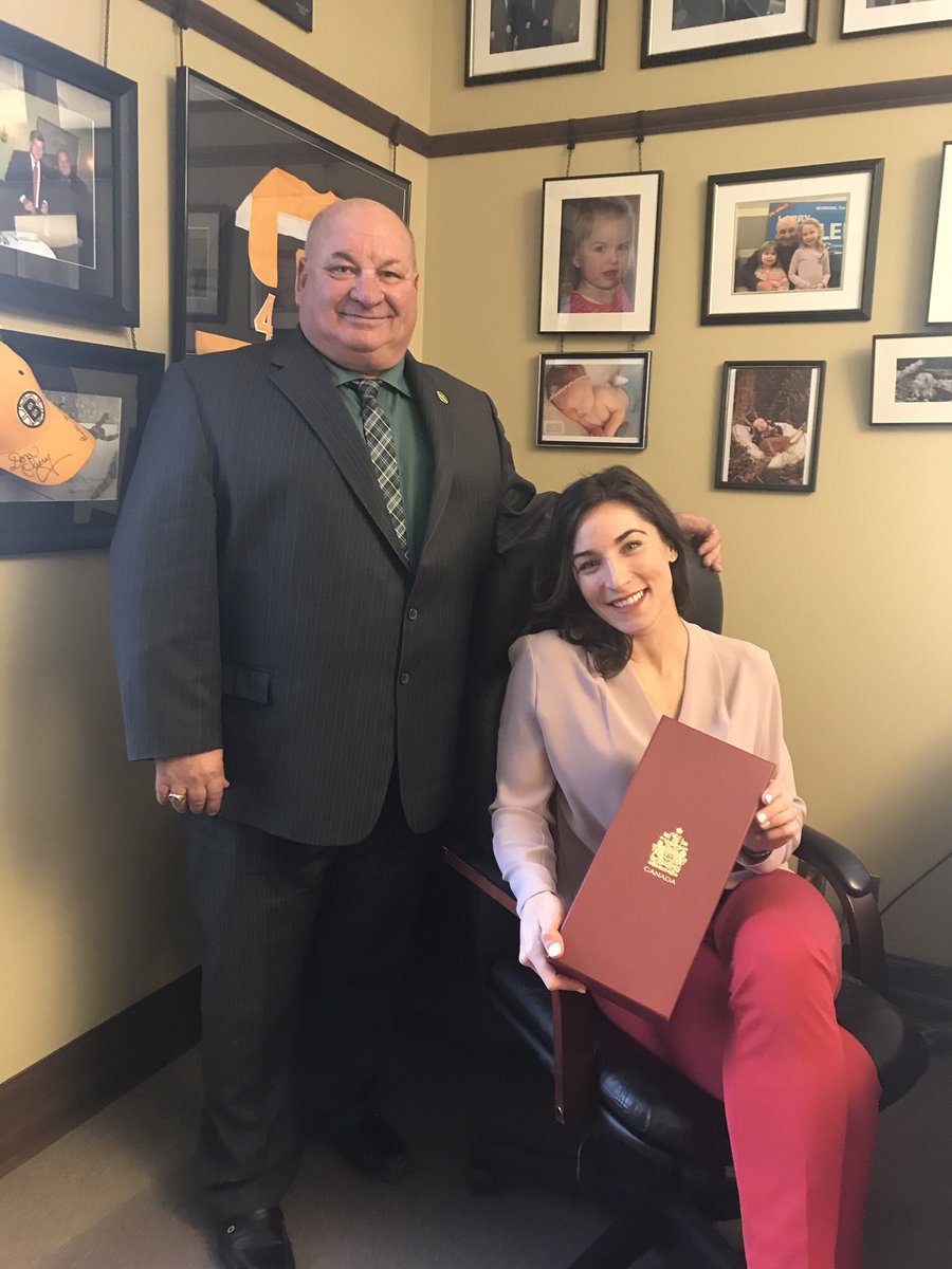 Larry Miller Retired tweet media