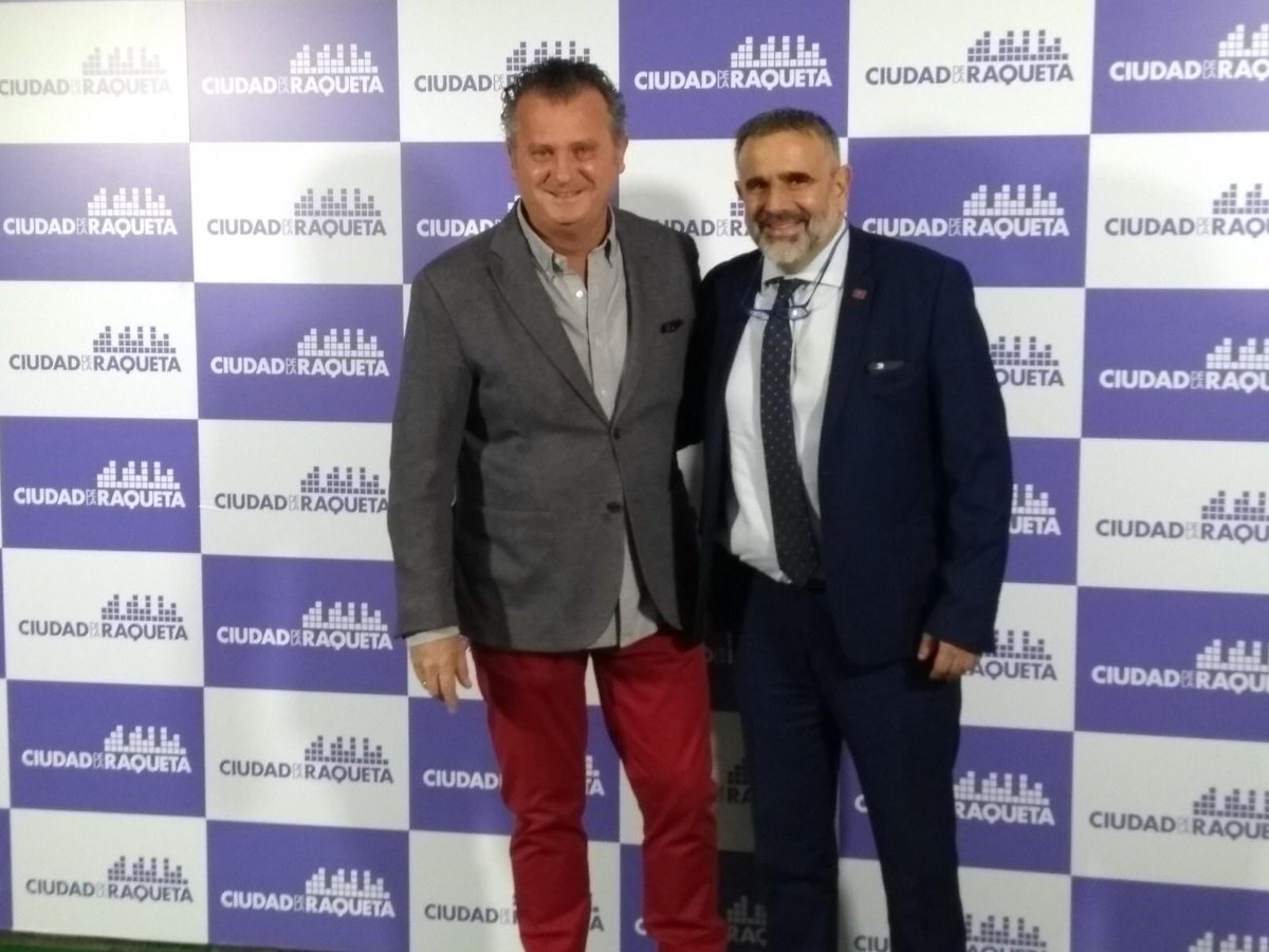 ipartenis's tweet photo. Ayer se celebró la Gala X Aniversario Ciudad de la raqueta. Desde @ipartenis queremos felicitar a @ciudadraqueta , a su gente, con @koki_marti , @i_jofre y Marina al frente. 

Sabemos dónde mirar para aprender. 
FELICIDADES AMIGOS!!

#ipartenis #tennis #ciudaddelaraqueta https://t.co/FlmWsI77MR