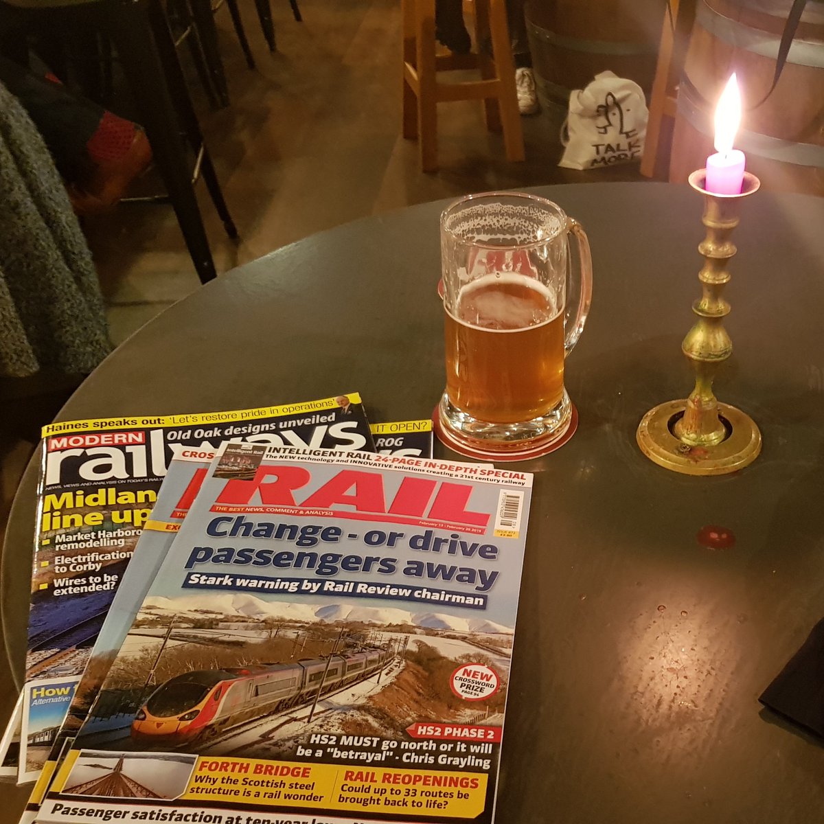 Rich_Crabtree's tweet photo. @RAIL Your time is here - I'm having a good catch up! #secondpint https://t.co/XhAZqcgG2x