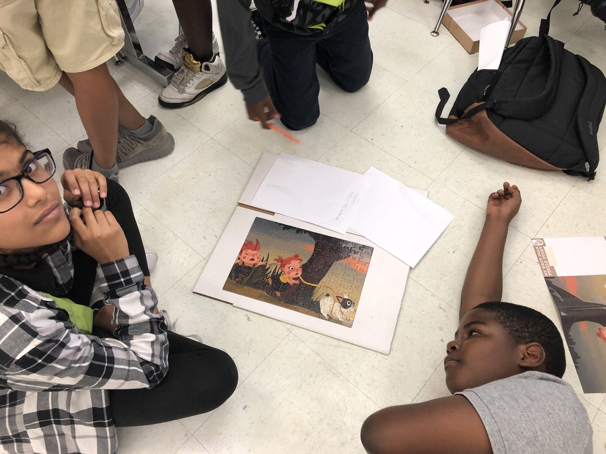 nikkchristensen's tweet image. @21stCCLCPBC Orchard View ES 4th and 5th graders working on #writebrain