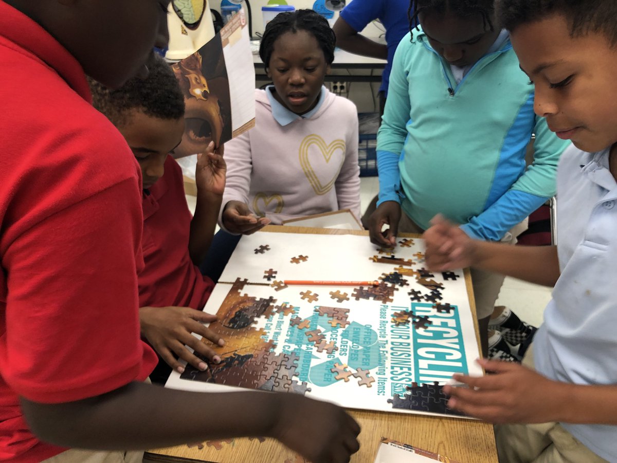 nikkchristensen's tweet image. @21stCCLCPBC Orchard View ES 4th and 5th graders working on #writebrain