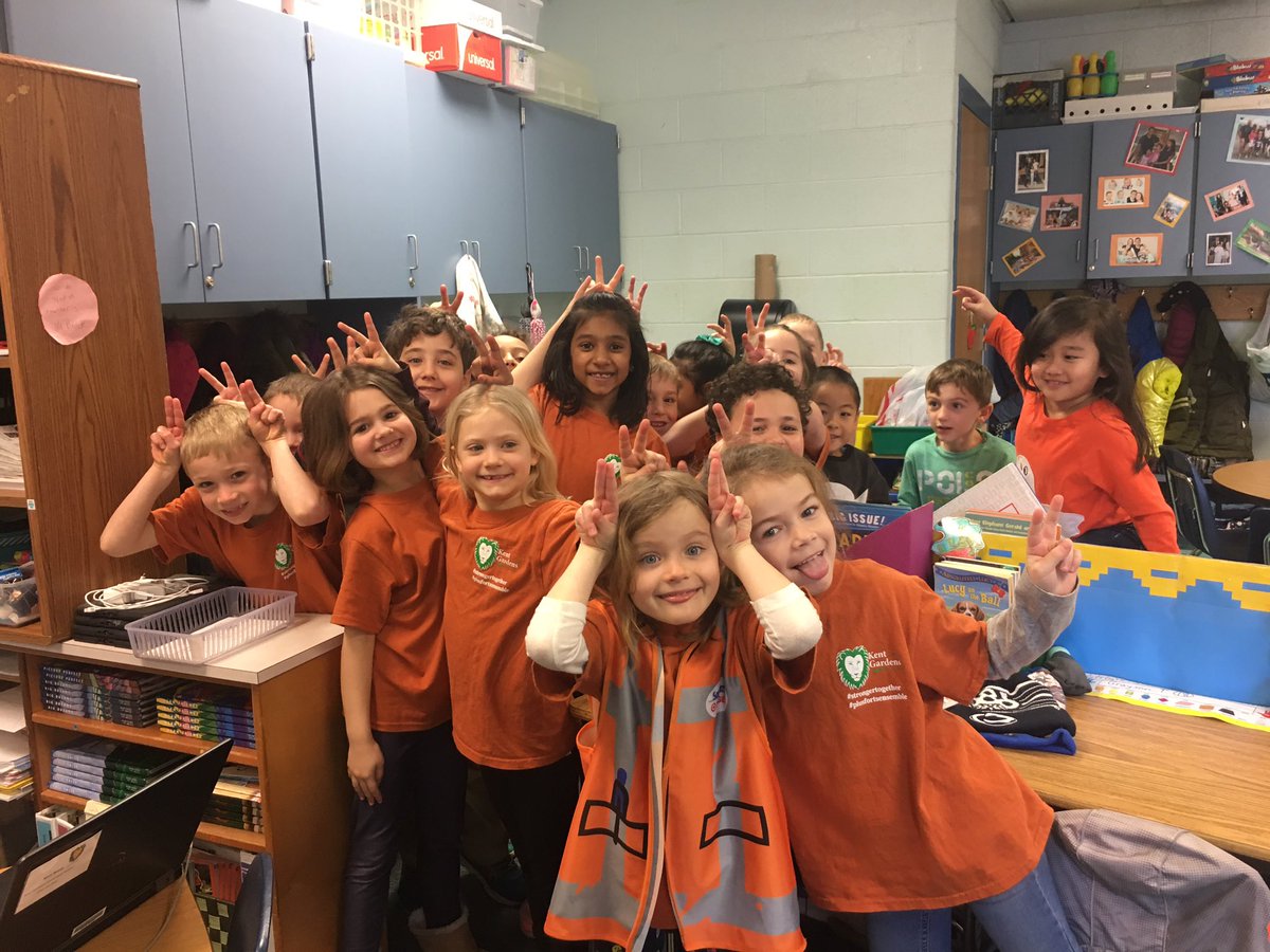 KentGardens's tweet photo. Kent Gardens celebrates reading - did you wear orange and green?! #kgreads #kgpride #strongertogether https://t.co/0ItrfLwyX1