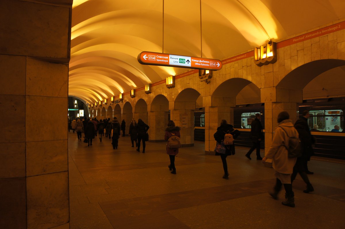 AthleteDenis's tweet photo. A couple of photos from Saint-Petersburg underground. The deepest station is 102 meters below the ground level. https://t.co/Jca3r8AjAA