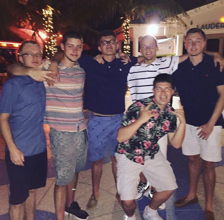jackson_holler's tweet photo. @DoItAllWilson happy birthday to the one armed bandit himself!! Love you bro https://t.co/UDwHFdJr8p