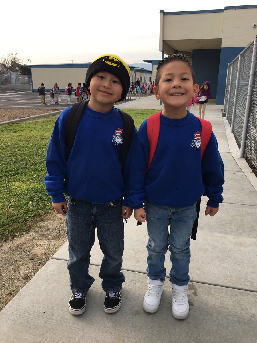 shaneeponce's tweet image. Celebrating Dr. Seuss Week @RorimerRoyals @Raquel47 #drseussweek #twinday #dualimmersionprogram