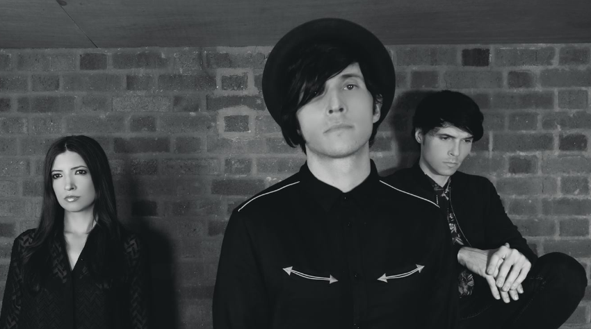Double shot of @Miccoliofficial from the debut album #Arryhthmia np on @DJDocJim's #TCTR show.
We love this brilliant British/Italian sibling band❤️  Check them out at miccoli.co.uk & let them know you heard them on WAVR!