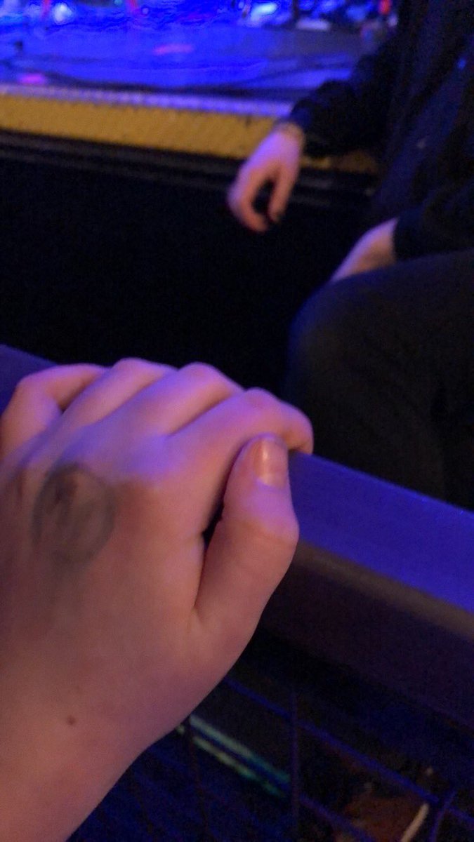 tangIedribbons's tweet image. rt for barricade or front row at your next concert