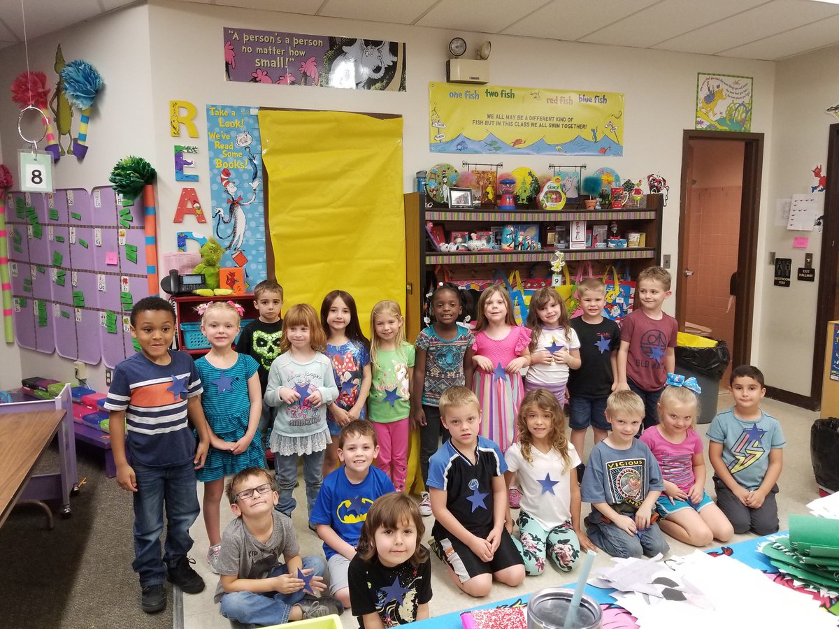 Seussteacher1's tweet photo. Making literature come to life with our Sneetch machine.  Seuss week in K! @CBosse_HES @HernandoSchool https://t.co/E91BydTn7c