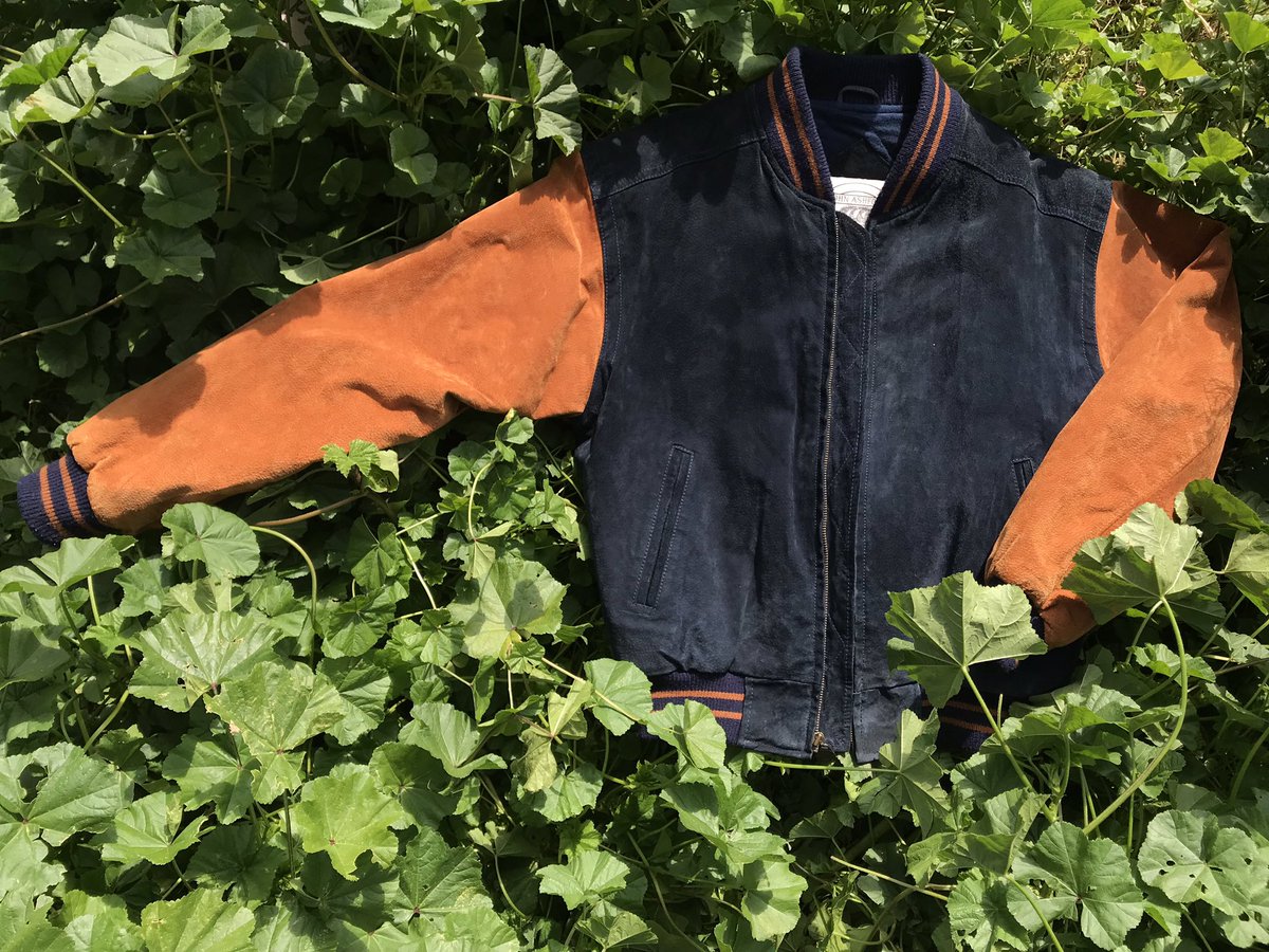 TruthVintageCo's tweet photo. 90s Vintage Leathermans Bomber &amp; Denim Fur Jacket🤩🔶🔷💠Now up Check Link in Bio❗️❗️ https://t.co/YaaCrggXql