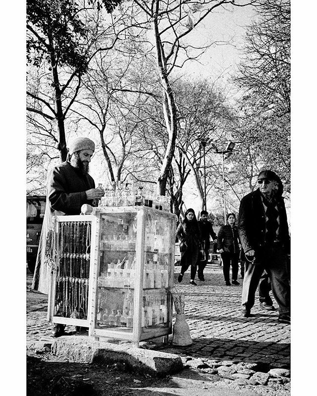 photo_by_FA's tweet photo. #Istanbul #Turkey
.
.
.
.
.
#urbex #streetshared #aov #weekly_feature #createexploretakeover #shotzdelight #mkexplore #gearednomad #rsa_streetview #bnw_demand #bnwmood #monochrome #bnw_globe #blackandwhitephoto #rsa_bnw #blackandwhitephotography #blackn… https://t.co/KGg3tL820t https://t.co/kNVEmtL1Qh