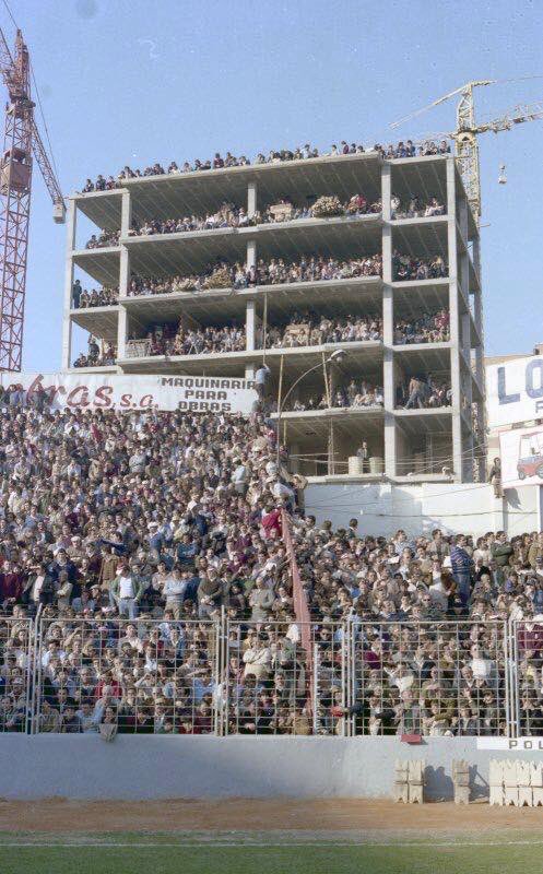 FOTOS HISTORICAS O CHULAS DE FUTBOL - Página 6 D0XMy1PXcAELQZF