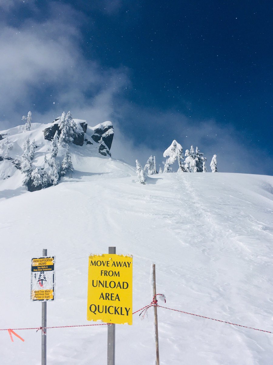 top of #Alpental International run today, just keeps getting better and better 🎿 <a href="/SummitSnow411/">Summit at Snoqualmie</a>