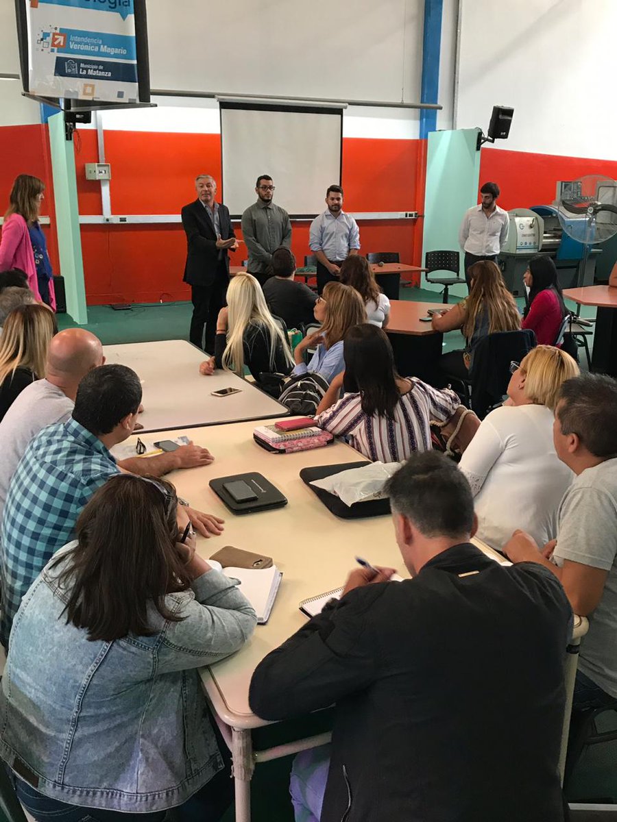 AColicignoOk's tweet photo. Capacitaciones en impresión 3D! 
En @Matanzacitlam seguimos con las políticas de integración que marco nuestra intendenta @magariovero . Robótica abrió las puertas a nuevos proyectos educativos, en este caso impresión 3D para docentes de escuelas especiales 💻💯 https://t.co/eHxn3ajooT