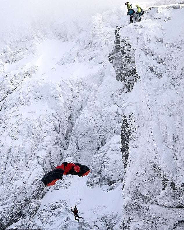 MountainZac's tweet photo. Adventure photographer @davegallagheradventures getting plenty of national exposure for his stunning images of #basejumpers on #BenNevis :) Last year we delivered a bespoke #rigging & #ropeaccess course for Dave to keep himself safe while supporting @mou… https://t.co/LgT1IOkb91 https://t.co/IHFNPUiLd0