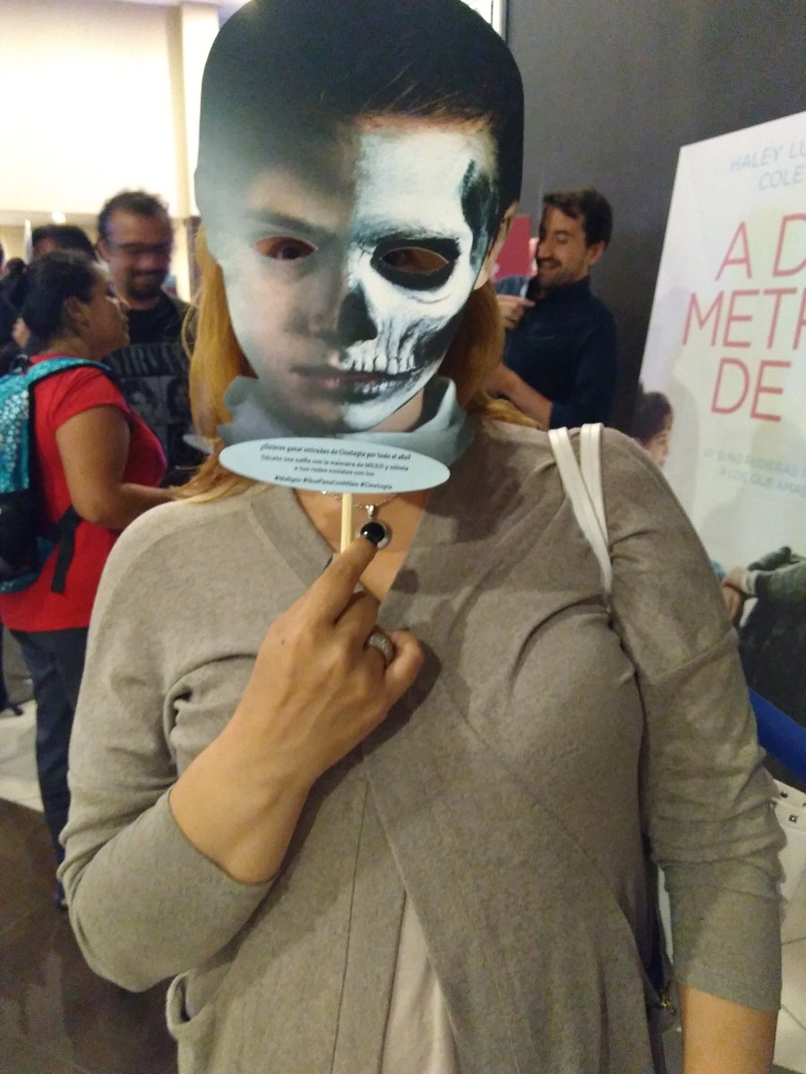 _Lalyn_'s tweet image. @CinetopiaChile muchísimas gracias por la Avant premiere de anoche la pasamos genial con mi mamá #Maligno #QuePasaConMiles #Cinetopia