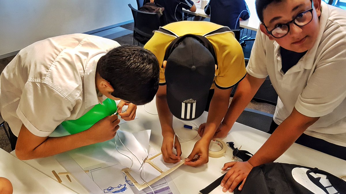 YouthFuturesUTS's tweet photo. Inspired by the work of Leonardo Da Vinci, #IMCSkyHigh show their creative engineering side to build parachutes, that later on were trialled at @UTSFEIT #UTS https://t.co/pR3b4H4mUg