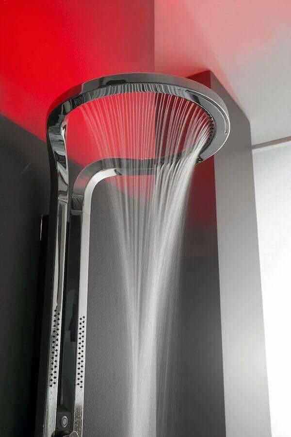 peusaantos's tweet photo. Trabalhar pra ter uma ducha dessa em casa https://t.co/5CkIGPzQRY