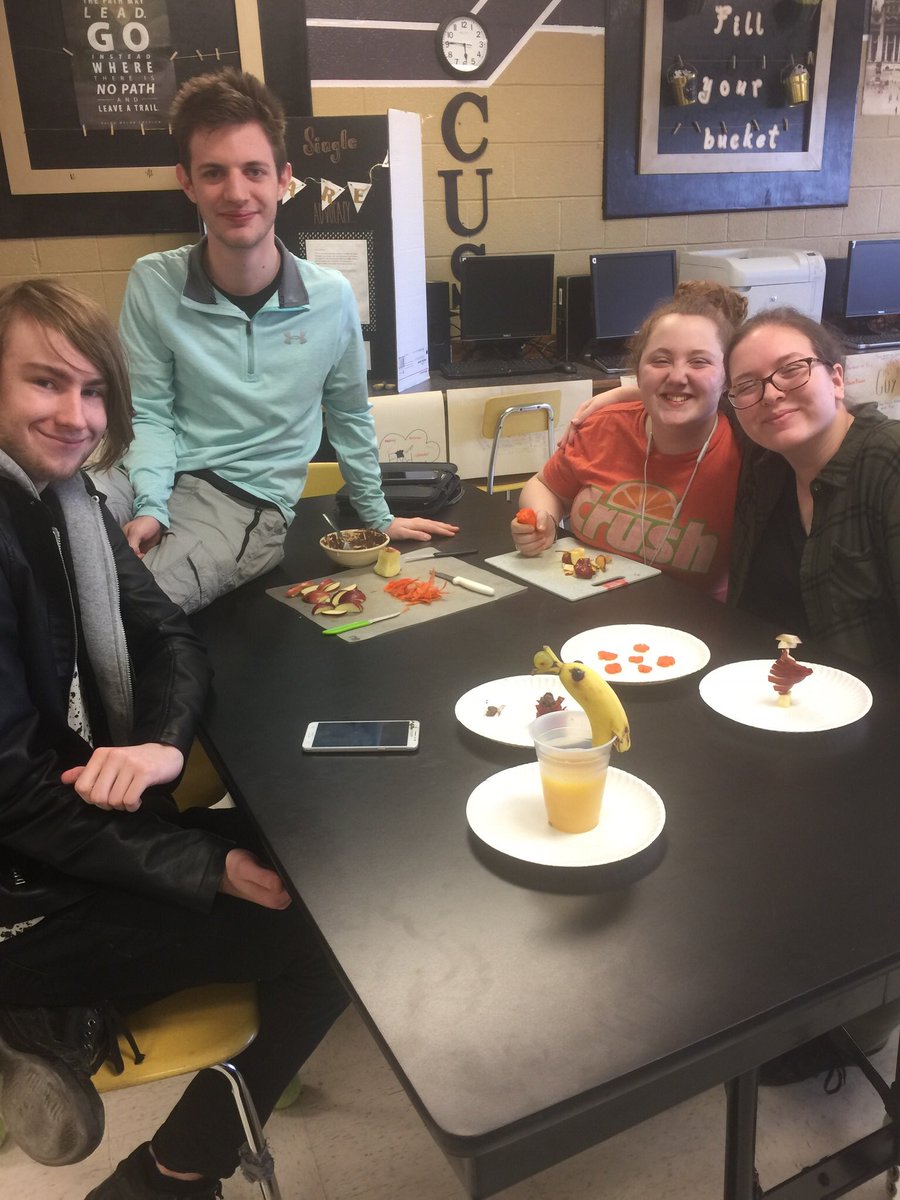 PegHarrisfcs's tweet photo. Foods 2 = Foods Fun! https://t.co/oWJhXju3Eo