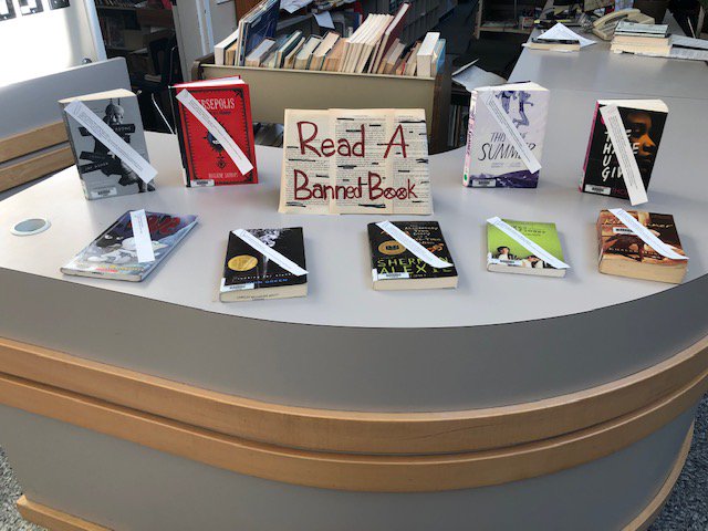 DlcSd35's tweet image. Freedom to Read AND Diversity Week Displays. Langley Library Learning Commons are rocking it as per usual! #think35 #llcsd35 #FreedomToReadWeek