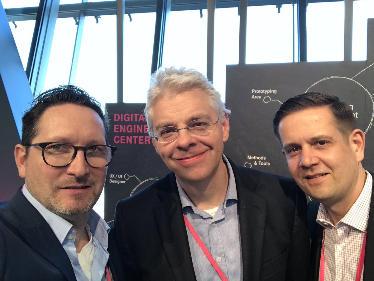 Steffen_T_Kuhn's tweet image. 7. Automotive @tsystemsde Suppliers Day. Spannende Themen um Innovation und Künstliche Intelligenz. Dr. Peylo Leiter AI Center @BoschGlobal zu Gast bei uns @detecondec #datathinking &amp;amp; #innovationexcellence genau unsere Themen