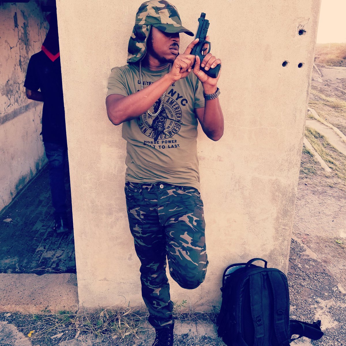 atomikdibomb's tweet photo. LAGGAHEAD BUSS A BAG AH HEAD!!! DI MIDDLE EAST "CHIEF OF STAFF" 💣💥💣💥💣💥 #STREETS #ATOMIK #BOMBATTACK #DOWNTOWN #EASTKINGSTON #KINGSTON #JAMAICA #2019 #MIDDLEEAST  #SHAKEUPDIPLANET #BOMBADROP #HIROSHIMA #JAPAN #WORLD  #DANCEHALL #REGGAE https://t.co/P0KoSEVF1Y