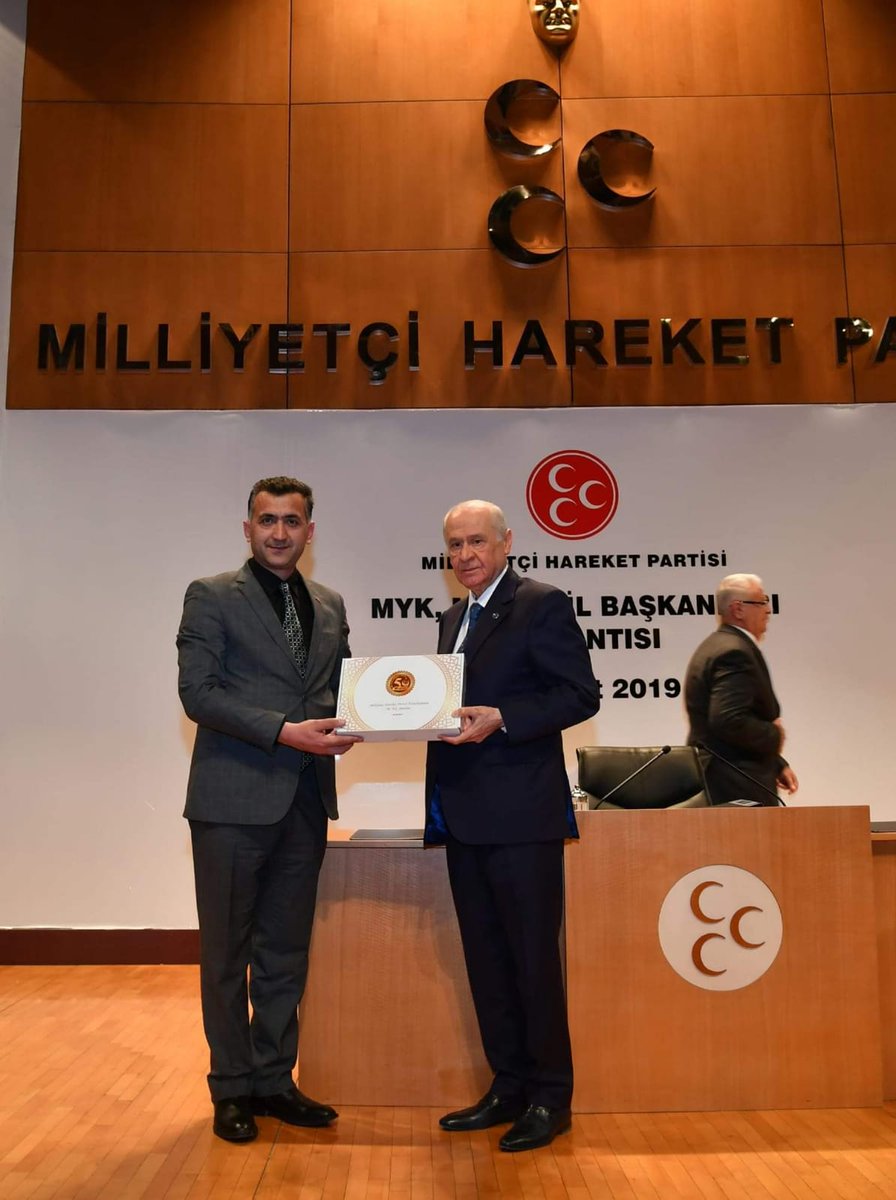 Mustafa28347902's tweet photo. #ŞimdiŞunuDiyorum öyle bir kişi varki ömrünü davasına adıyan her türlü zorluğun üstesinden gelmeyi başaran vatanı ve davası için gece gündüz durmadan, yorulmadan çalışan. Burdan tüm Türkiye halkına söylüyorum çok yakında öyle bir kişi gelecek ki örnek olacak. #MHP @akinustun29 https://t.co/DsxQzTHv0v