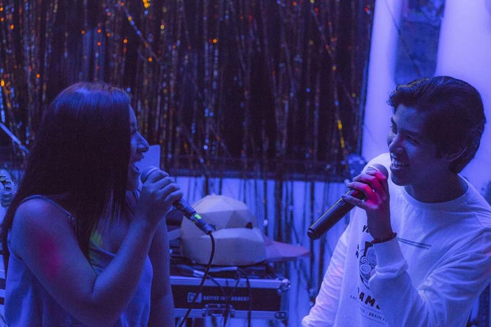 #THECITis Share the Mic 🎤 Nos encanta compartir con artistas tan talentosos como <a href="/ganioficial/">GANI</a> 👏🏼 En serio, gracias a todos los que nos han apoyado y han sido parte de este viaje 🙌 Menciona al próximo artista que deberíamos invitar a nuestros shows 🦆