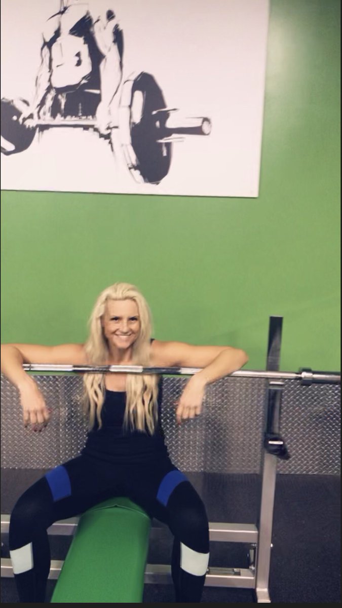 When “work” takes you to your happy place; that is true job satisfaction❤️💪🏼💋🏋🏼‍♂️ 
SuzanneKemp.com #ptwithSuzanne #SuzanneKemp #strongissexy #healthybodyhealthymind #loveyourjob #lovetolift #gymlife #makeitcount
