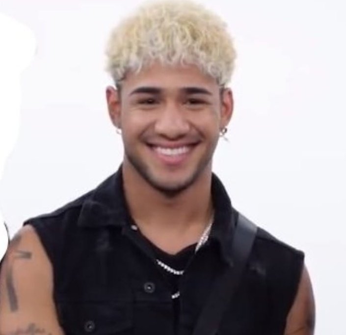 smilingcamacho's tweet photo. hacemos un hilo de fotos de richard sonriendo que es arte, por qué lo extraño ahre y también extraño estar activa. https://t.co/2yn3ZASdwU
