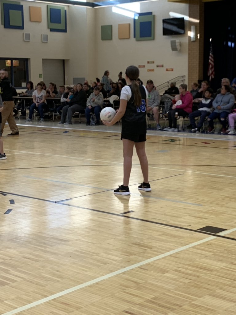 BigBlue_XC's tweet photo. Fun evening of volleyball! Fairwood played extremely fierce! Great job to all who played!! https://t.co/nfgdIUQw7J