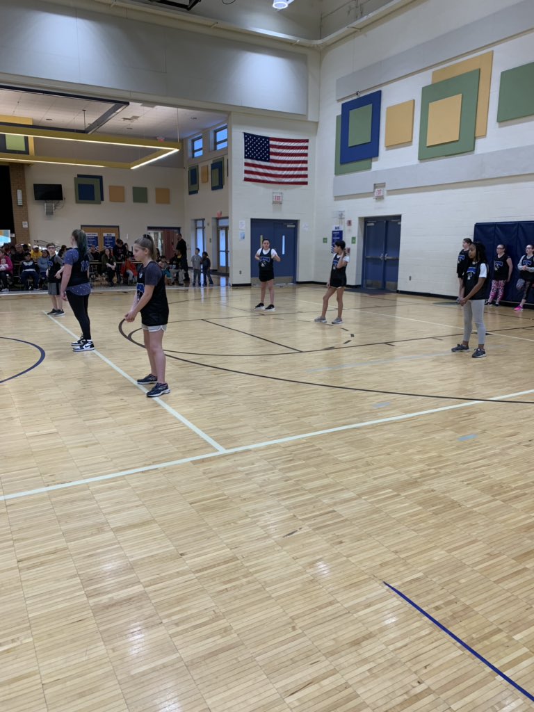 BigBlue_XC's tweet photo. Fun evening of volleyball! Fairwood played extremely fierce! Great job to all who played!! https://t.co/nfgdIUQw7J
