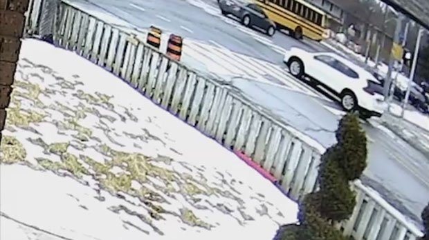 CTVToronto's tweet image. Toronto police release a video of a vehicle wanted in connection with a fatal shooting in Rexdale toronto.ctvnews.ca/toronto-police…