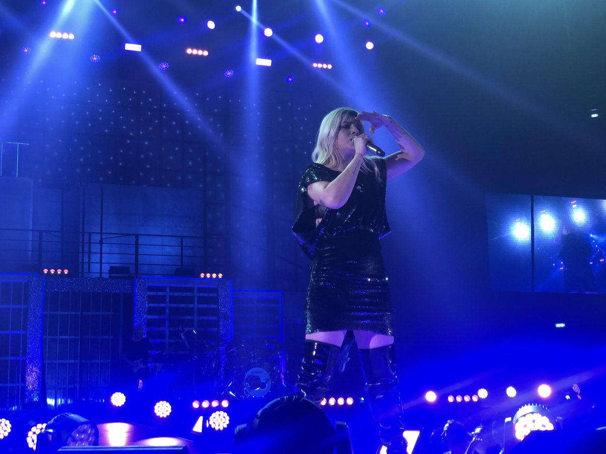 GannaDenise's tweet photo. 26.02.2019
Emma non riesce a vedere la fine del suo pubblico e di tutto l��amore che è esploso nel forum.
@MarroneEmma @FRANCY_Savini #Exittour #boomedition https://t.co/SRajucAiUD