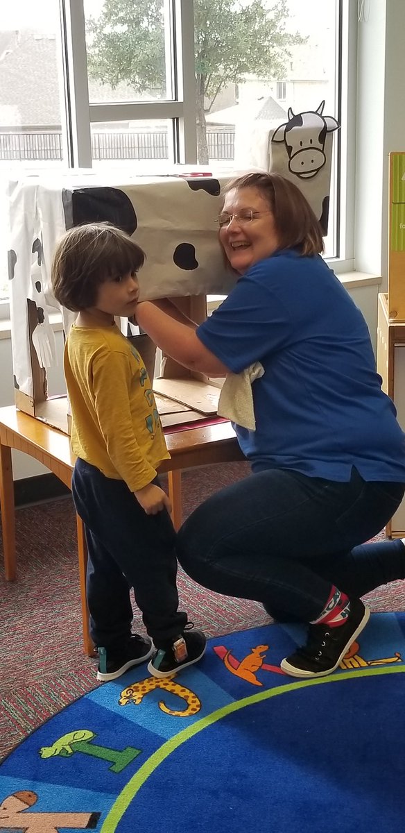 KarinMahlenkamp's tweet photo. Today our KEEP 3’s - Keller Kids - spent a day at the farm with activities that included milking a cow and building a chicken coop. #kisdkeep #kisdbragchat https://t.co/xhy0EzzM2F