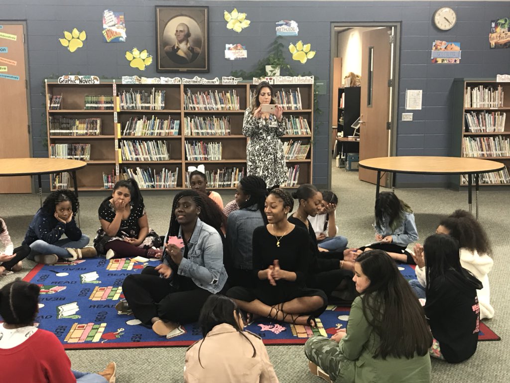 Queensofkf's tweet photo. Queens of KF had the honor to be with the Queens of Mcdougle this evening! They are so phenomenal, we had a blast! Hope to visit you girls soon! You Queens rock ππ#Queens #queensofkf #Mcdouglequeens #KISD #queenssupportqueens π https://t.co/WcO97gZbuI