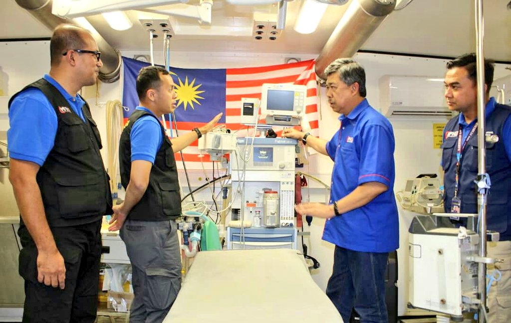 drzakimm's tweet photo. Lawatan YBhg Panglima Angkatan Bersama yg diiringi oleh AKS J9 bgi menyaksikan serah menyerah tugas Komander Hospital Medan Malaysia dan penugasan Op Starlight di Cox's Bazar, Bangladesh.
#BerjuangBersama
#OpStarlight π²πΎ
#PKAT https://t.co/VbNoTrNtRm
