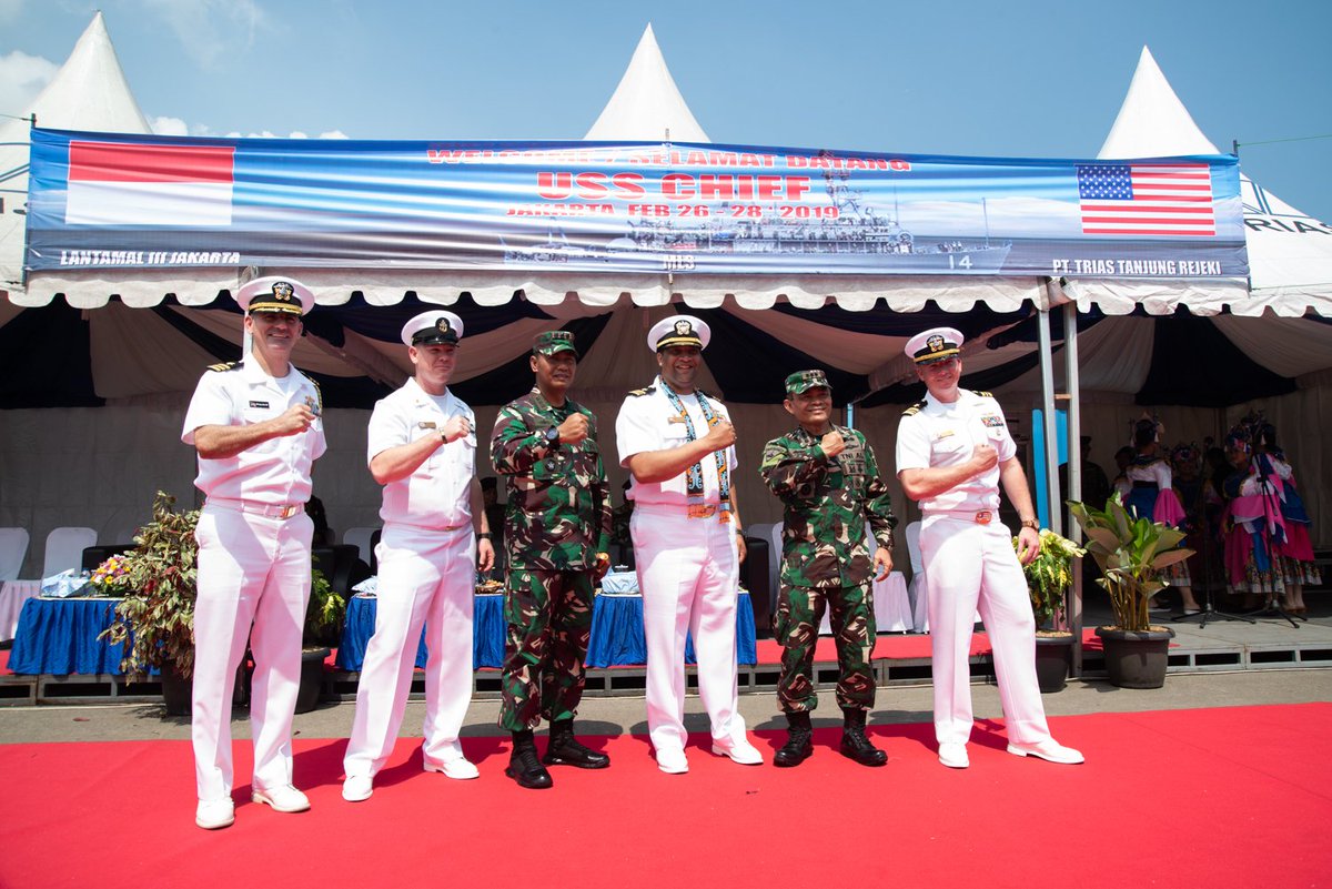 EXSTRGRU7's tweet photo. #USSChief arrived in Jakarta, Indonesia for a port visit! Read more here: 
https://t.co/Fq3S1qltt0
#USNavy #PartnershipMatters https://t.co/p2wunyM5rq