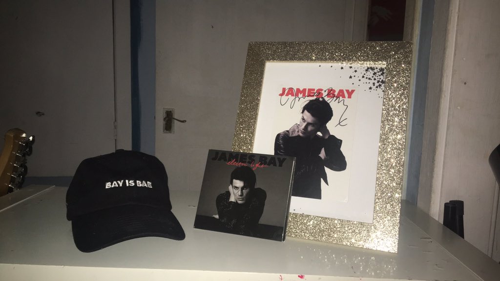 InErykahSight's tweet photo. I wake up to this at the bottom of my bed every morning and smile, also not in the picture I have all his little singles and chaos and the calm, posters and a massive calendar for every year since 2013 or something :) https://t.co/BbxRq1mnE1