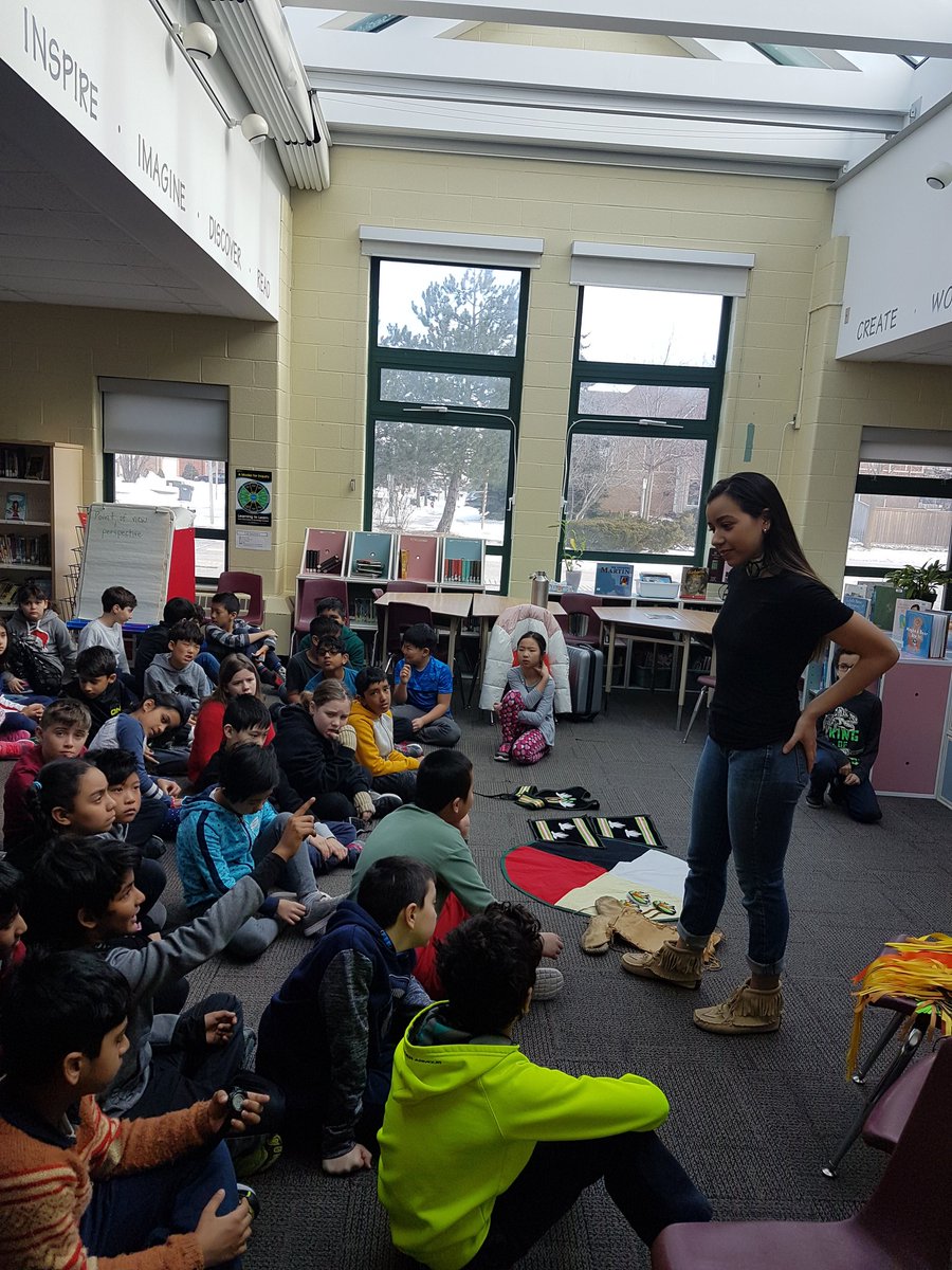 susanstonemav's tweet image. Thanks to Alexandria Bipatnath for visiting @MiddleburyPS today. The students and staff were engaged and are wanting to learn more. Miigwetch #LearningNewLanguages #HeartToHeartHug #ragaliaNOTcostume