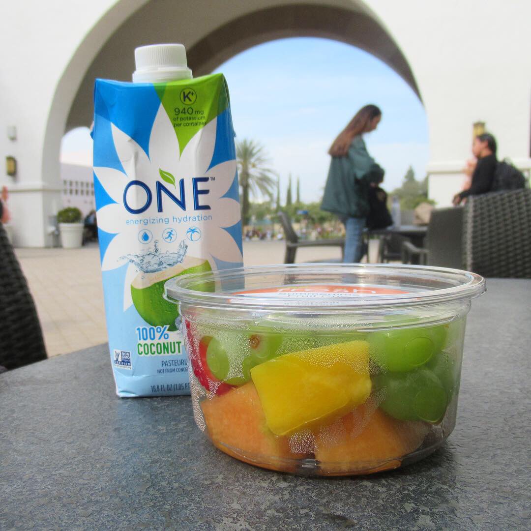 SDSUDining's tweet photo. Feeling under the weather? 🤒 #SDSUDining Plant-Based Ambassador @DarlaFontenot recommends these snacks for a quick pick-me-up 👍
Try a @KorShots today 💥 or some @onecoconut water and a fruit bowl from an #SDSU Aztec Market on campus! 😌
#KorStrong #PowerofPositiveDrinking https://t.co/SN7hbO4hJJ