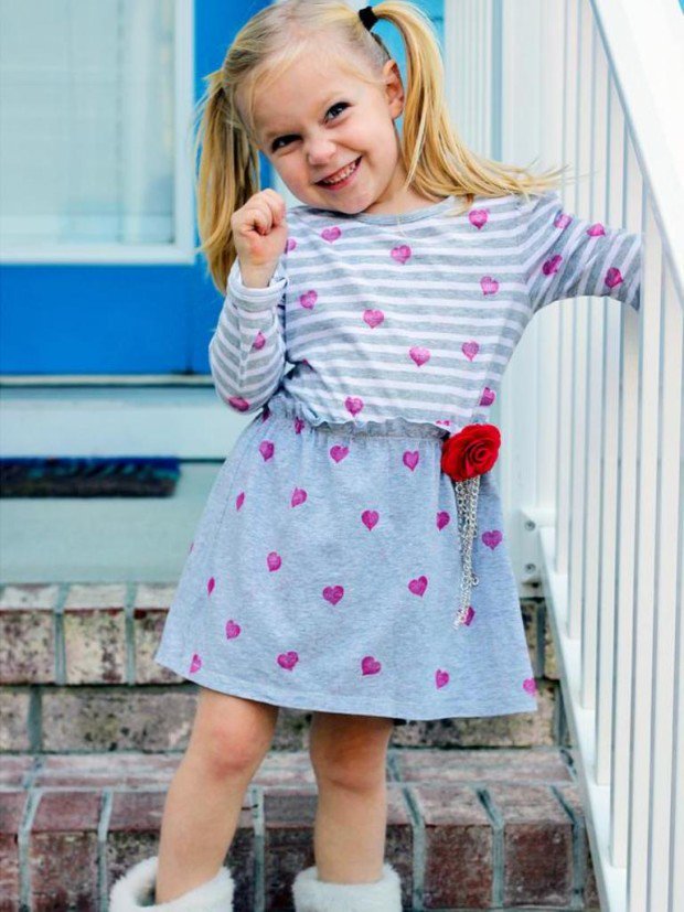 DIY Decorate Girls Dresses 👧👗😃 
- fashionbeautynews.com/diy-decorate-g… 👈 
. 
#DIY #GirlsDresses #KidsFashion #dresses #girldress #dress #girl #girlsfashion