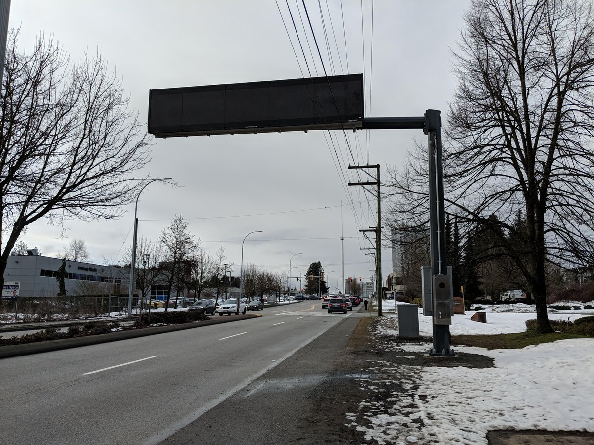 SurreyTraffic's tweet image. Coming Soon: The Advanced Travelers Information System (ATIS) consisting of 3 dynamic message signs will be providing drivers up-to-date travel time information on your commute. #SurreyTMC #THISisITS