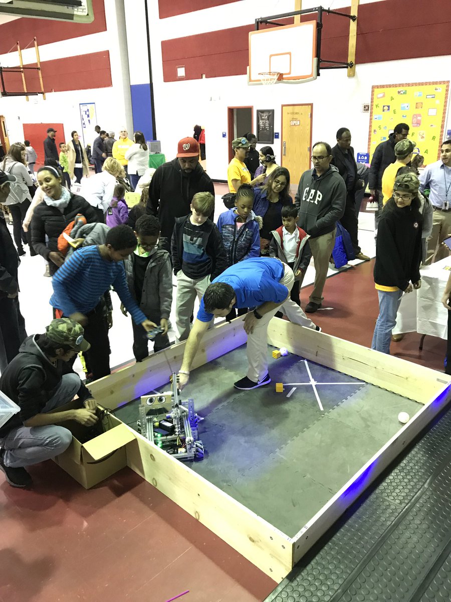 Outreach tonight at Porter Traditional School in Woodbridge, VA. #PWCSProud #Firstoutreach #FIRSTinspires #FIRSTChesapeake #FirstinDetroit #FIRSTisFamily
